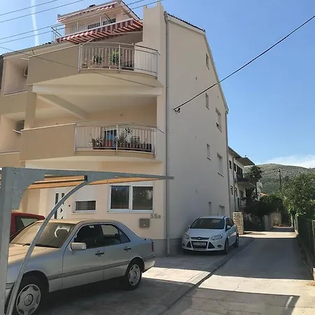 Appartement Nikola Trogir