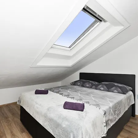 Nikola شقة تروغير